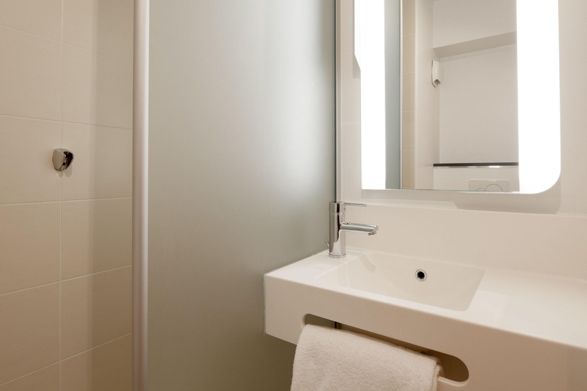 B&B Hotel Cergy Saint Christophe Экстерьер фото